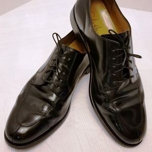 EUC. Cole Haan Wing Tip High Gloss Size 10D